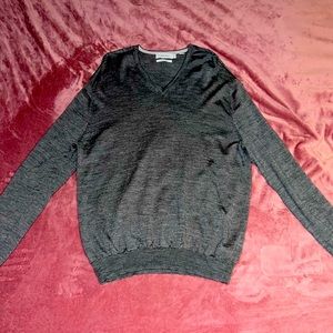 Calvin Klein 100% Merino Wool V-neck Sweater Large